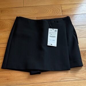 Zara NWT Black Mini Skort